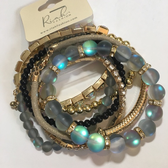 Grey Celadon Mermaid Glass Bracelet Set - Picture 4 of 4